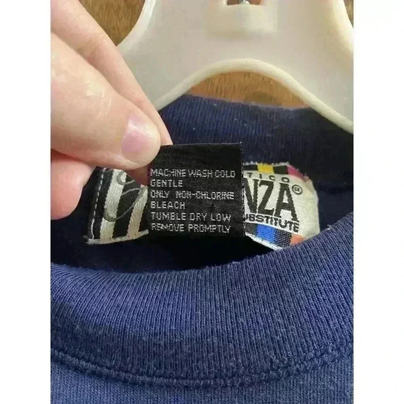 Vintage Forenza Embroidered Navy Blue Crop Top With Shoulder Pads Size Small - Picture 7 of 7